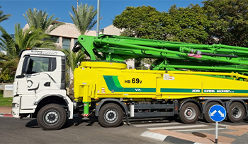 משאבת בטון לעבודות בנייה